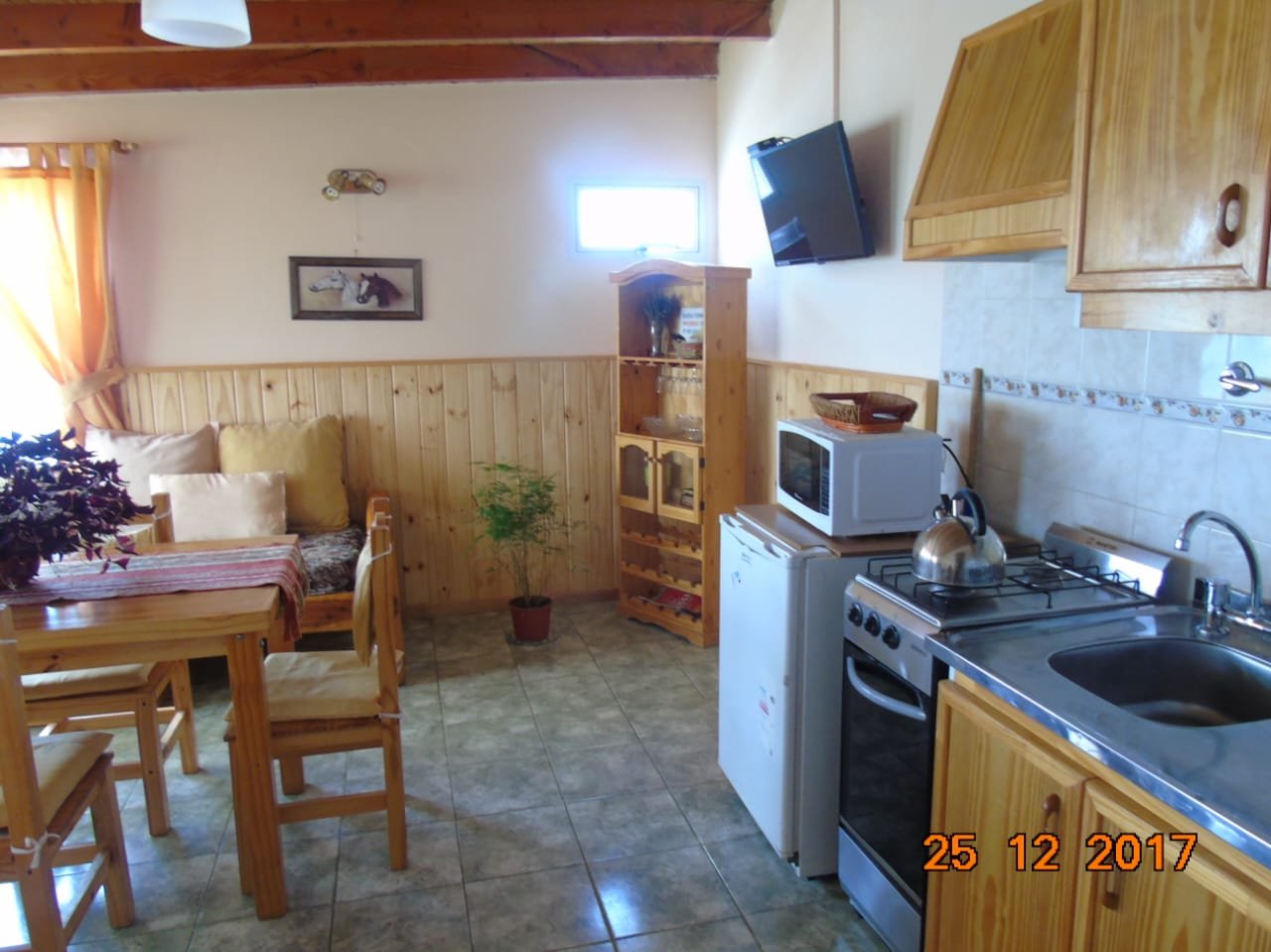 Conjunto de casas con costa de Lago Nahuel Huapi